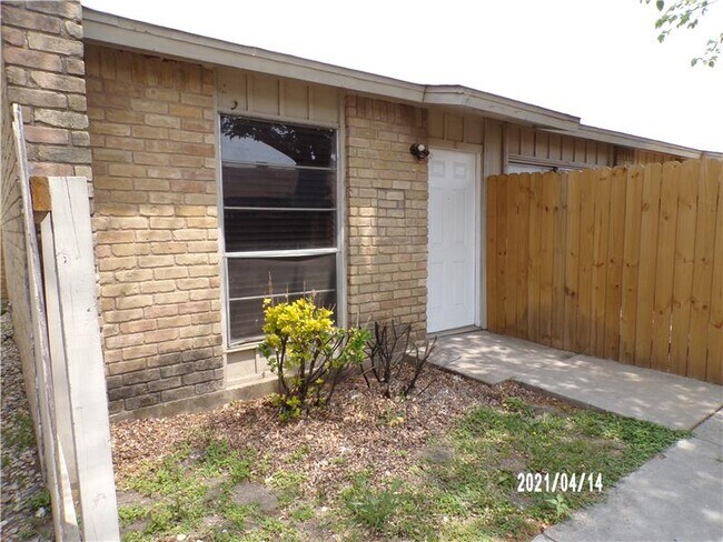 Foto del edificio - 2314 Andover Dr
