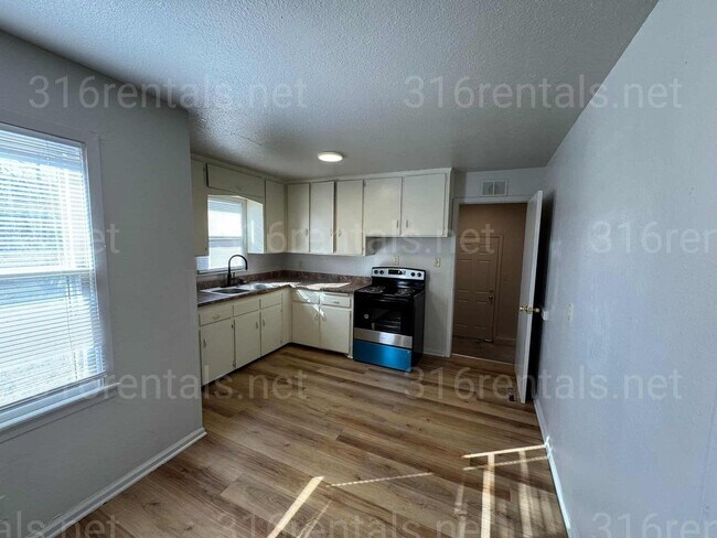 Foto del edificio - $1050 - 3 bed 1 bath - Single Family Home