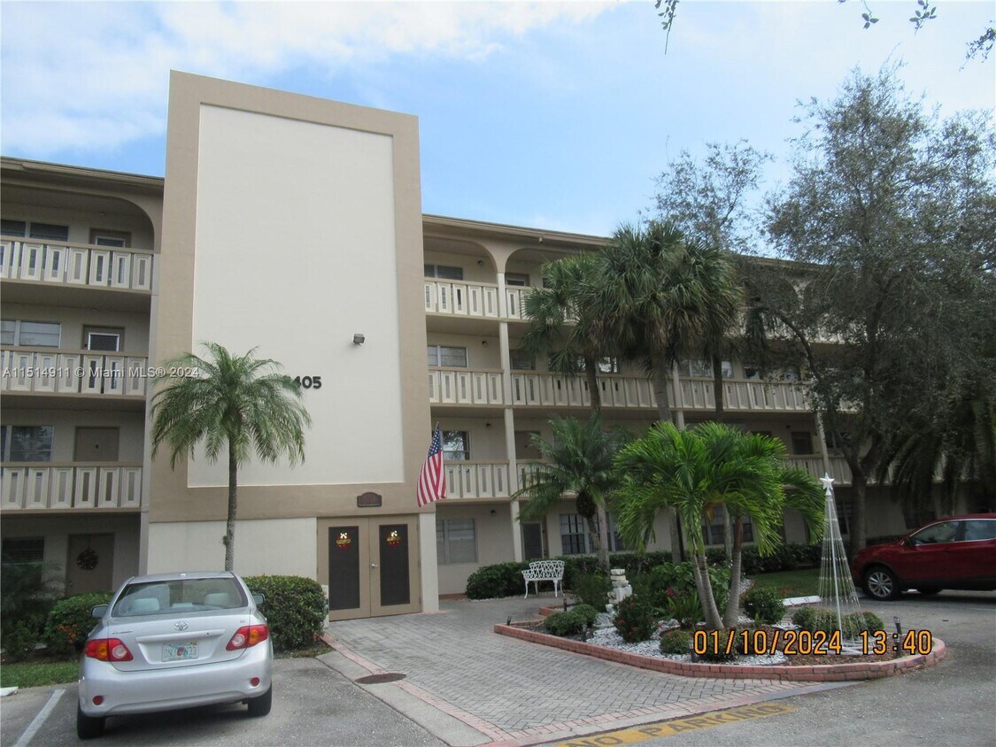 2405 Antigua Cir Unit J1, Coconut Creek, FL 33066 Condo for Rent in
