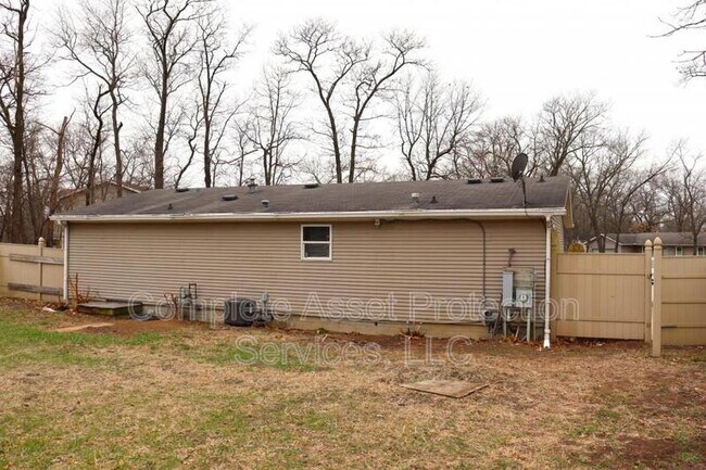 Building Photo - 10107 N 472 E
