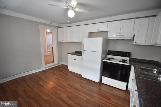 Foto del edificio - 401-UNIT W Main St