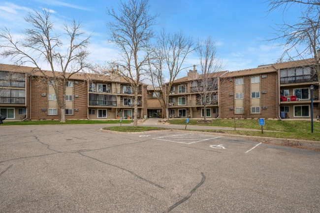 Building Photo - 3850 Plymouth Blvd