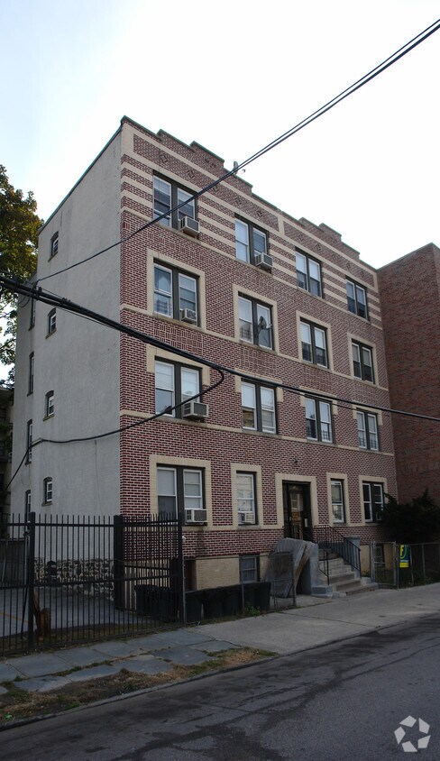 Building Photo - 68 Hamilton Ave