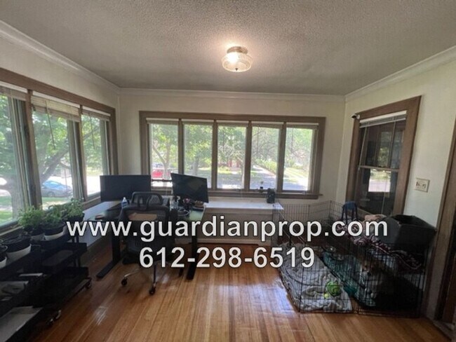 Building Photo - House Available August 1, Updated Kitchen ...