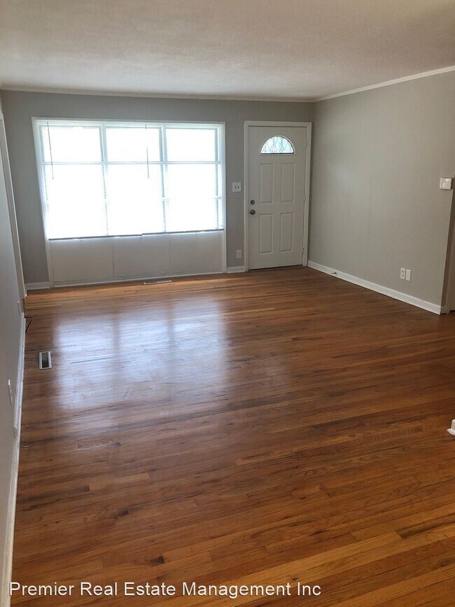 Foto del edificio - 3 br, 1 bath House - 8 W 90th Terrace