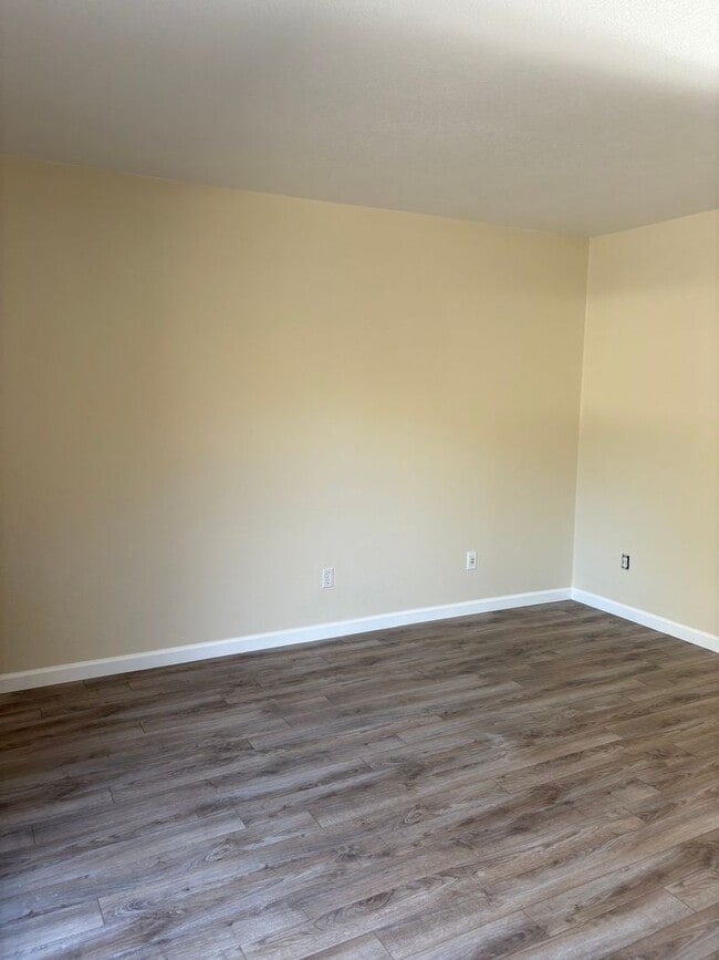 Building Photo - 244 Park Pl Dr