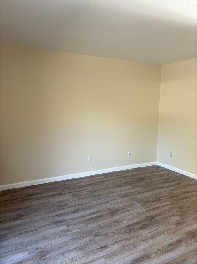 Foto del edificio - 244 Park Pl Dr