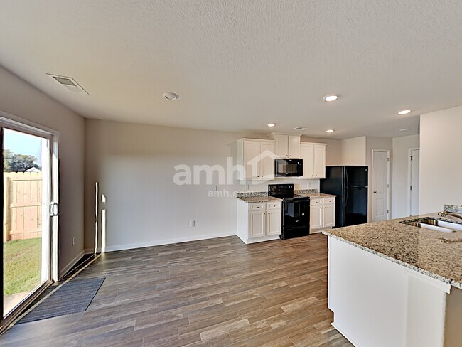 Building Photo - 3022 Wingadee Dr