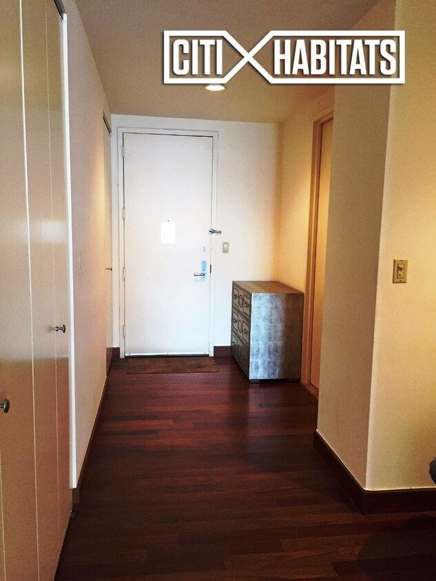 Foto principal - 305 E 63rd St