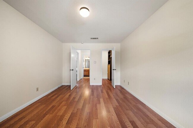 Foto del edificio - 9797 Leawood Blvd