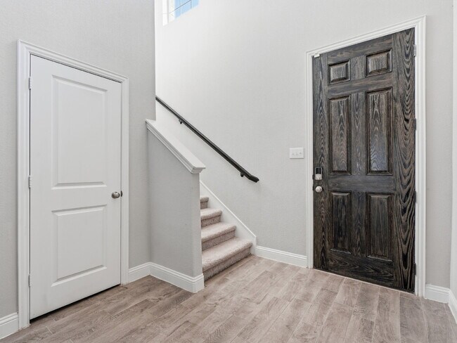 Foto del edificio - 1128 Red Hawk Ln