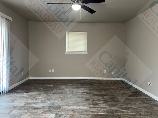 Foto del edificio - Spacious 3 Bedroom