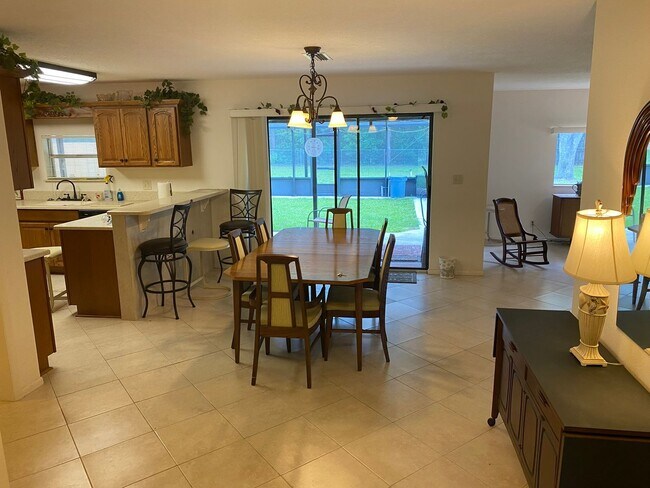 Building Photo - Family and pet friendly ANNUAL LEASE just ...