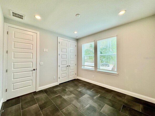 Foto del edificio - 4215 W North A St