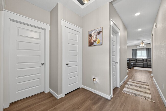 Foto del edificio - 30301 Kingston Heath Dr