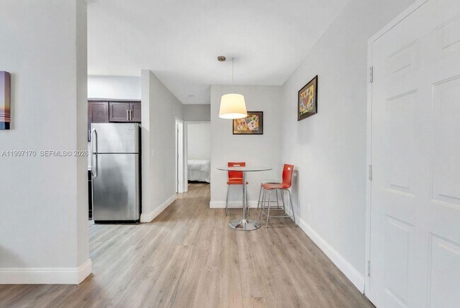 Foto del edificio - 7334 Harding Ave