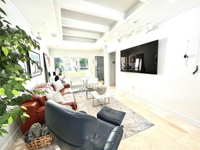 Building Photo - 616 Tiziano Ave