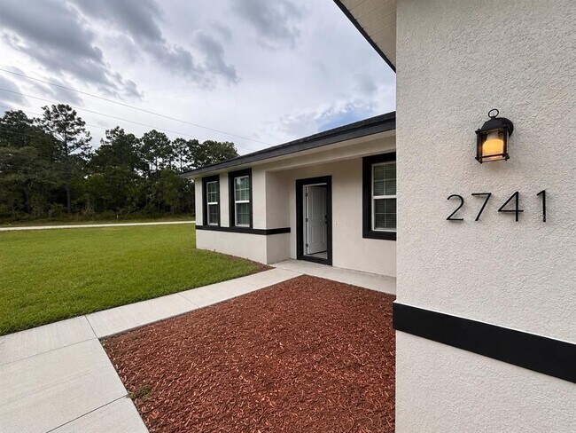 Foto del edificio - 2741 W Rutland Dr