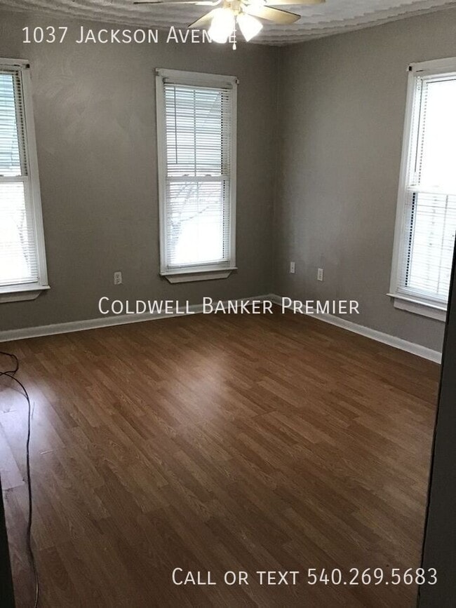 Foto del edificio - 1037 Jackson Ave