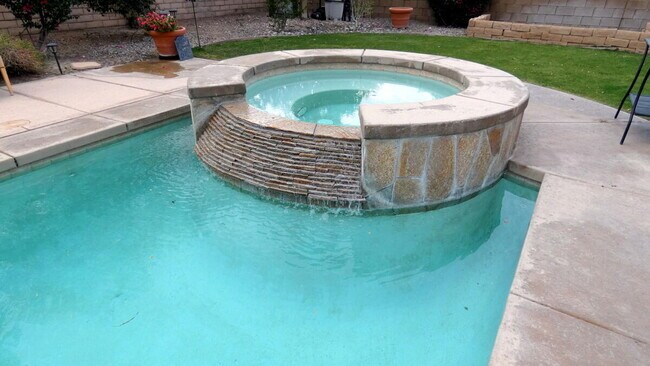 Foto del edificio - 40587 Bear Creek St