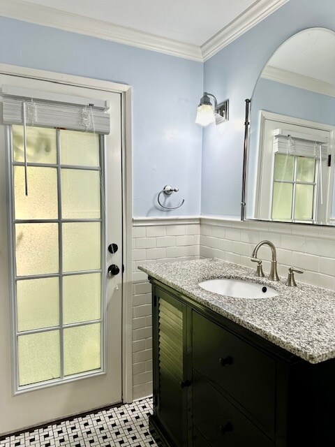 Foto del edificio - 4745 Burnet Ave