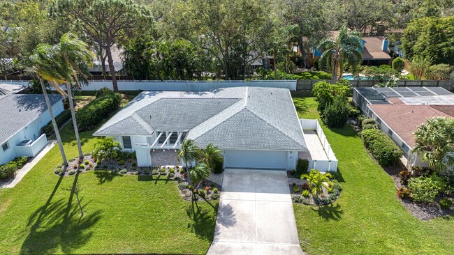 Building Photo - "Charming Sarasota Retreat: Spacious 3-Bed...