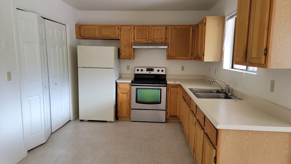 1265 Calle Ganzo Unit B, Rio Rico, AZ 85648 Apartments in Rio Rico