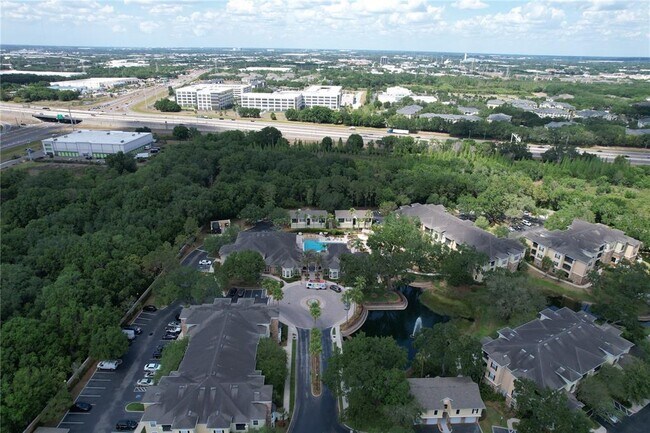 Foto del edificio - 2402 Courtney Meadows Ct