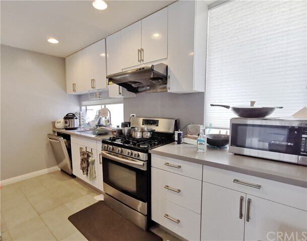 Building Photo - 814 N Monterey St