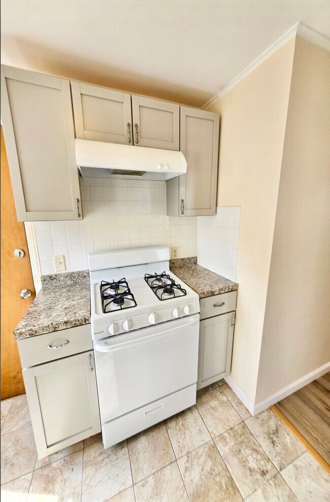 Foto del edificio - 1336-1340 Cranston Street