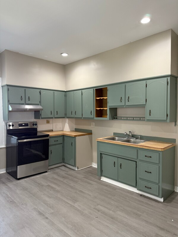 Building Photo - 1363 Capouse Ave