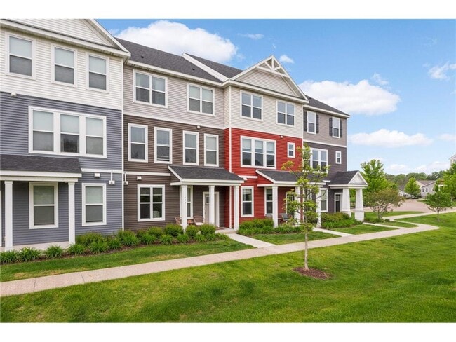 Building Photo - 645 Satori Wy