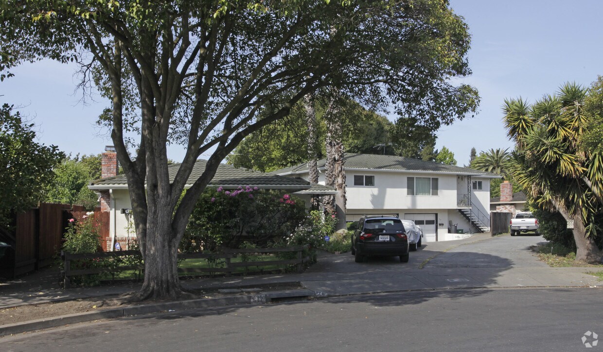 Foto del edificio - 515-517 Fox Ct