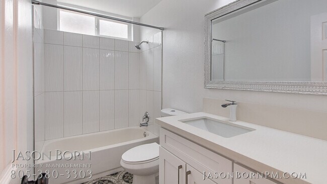Building Photo - 31552 Agoura Rd