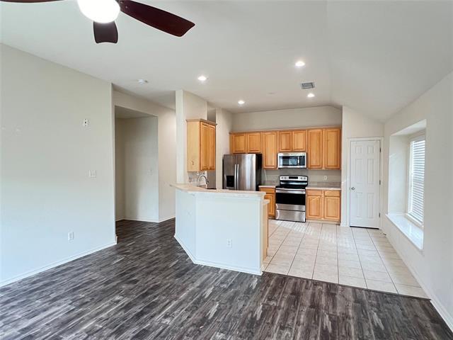 Building Photo - 7960 Glenway Dr