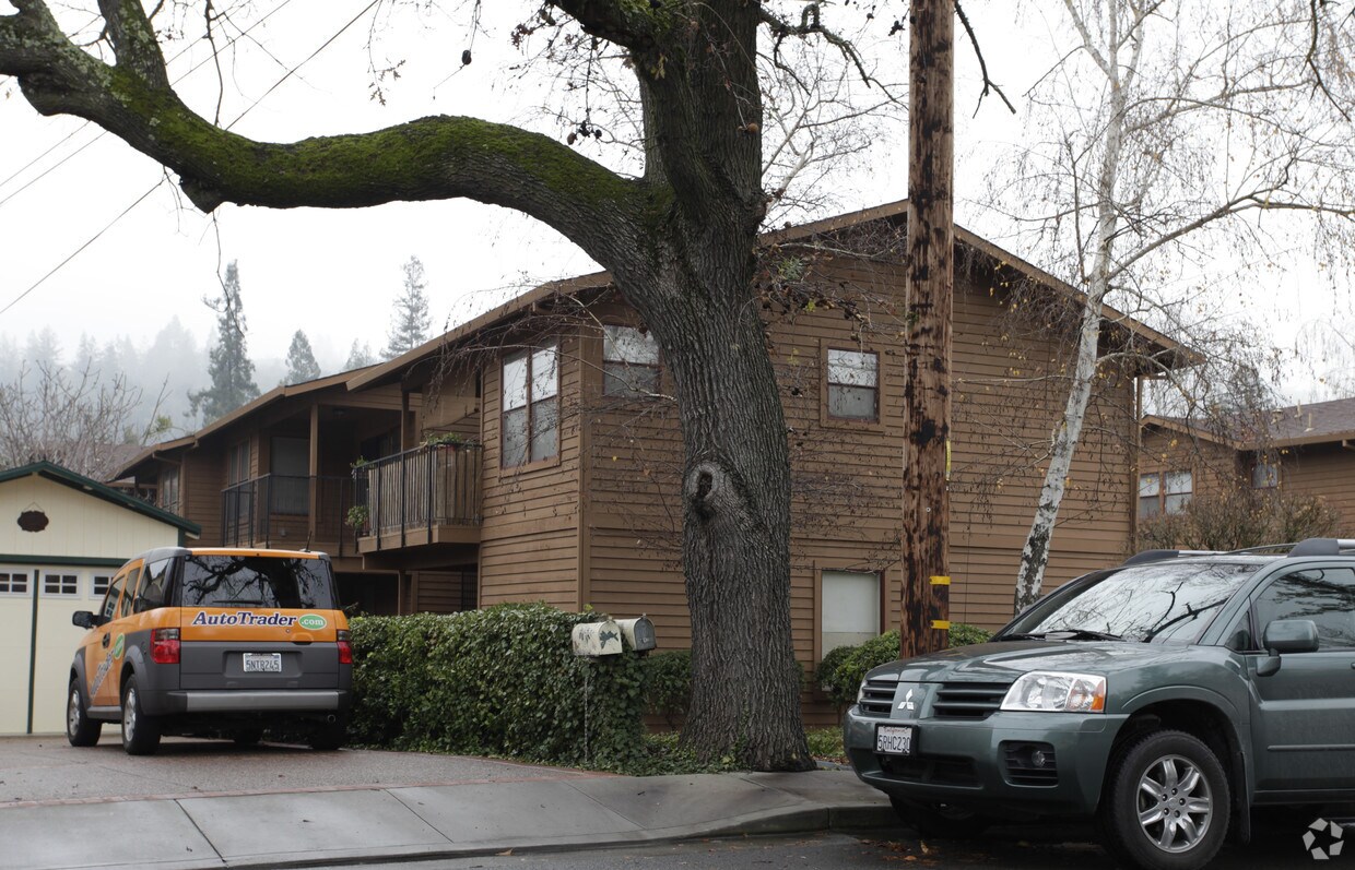 Building Photo - 3619 Bickerstaff Rd