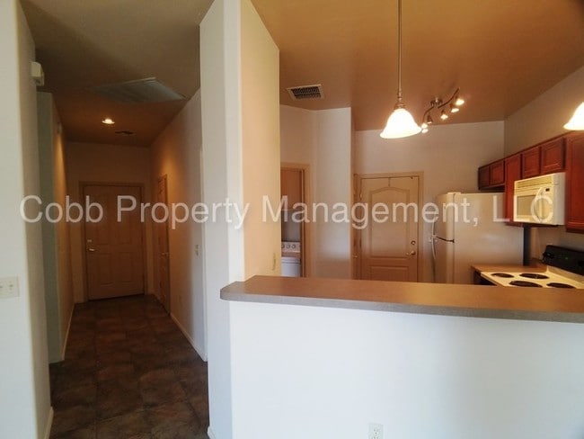 Building Photo - 2bd/2ba Cozy Home with Fireplace in Vail