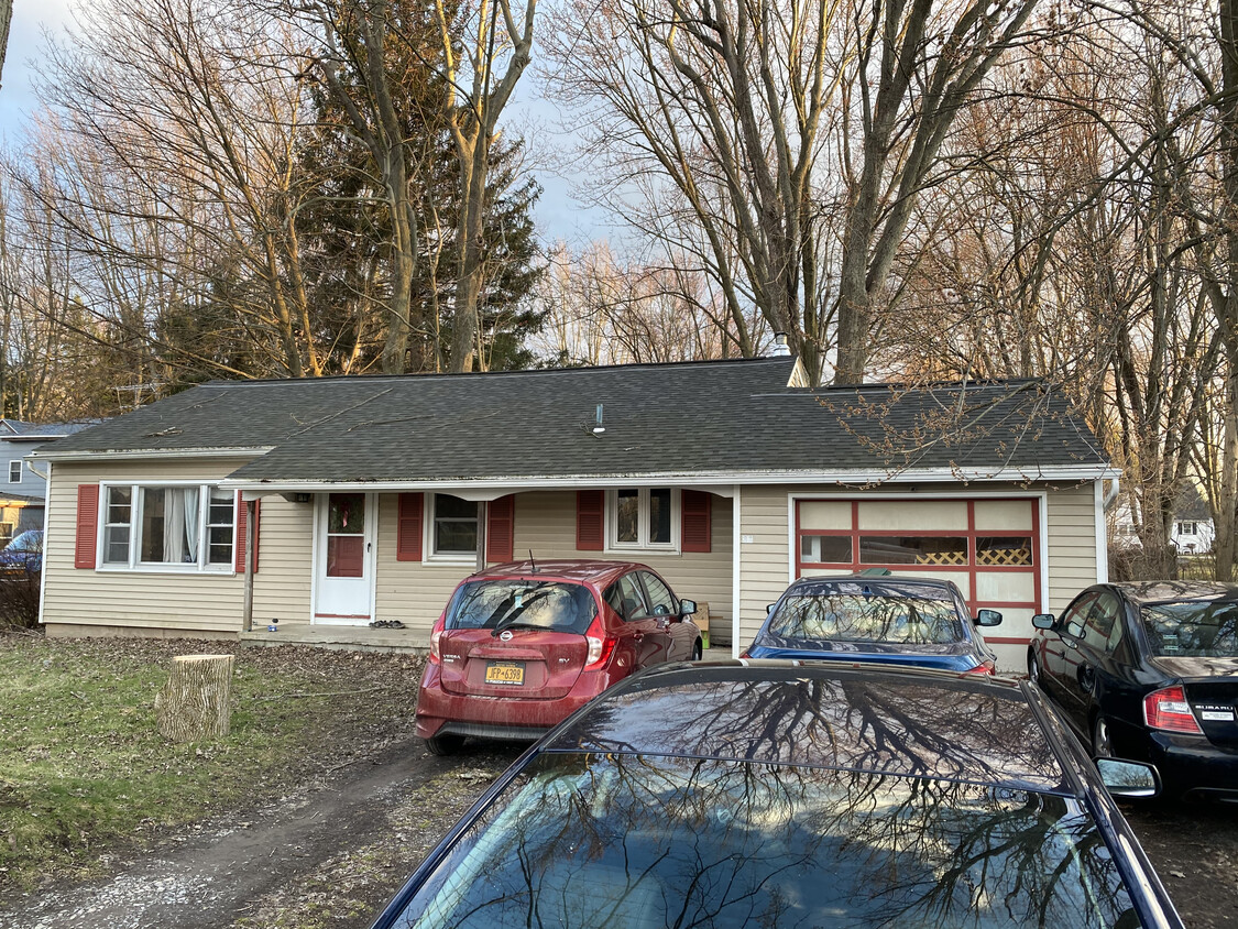 Primary Photo - 33 Ballantyne Rd