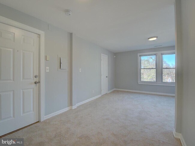Foto del edificio - 351 Parkland Pl SE