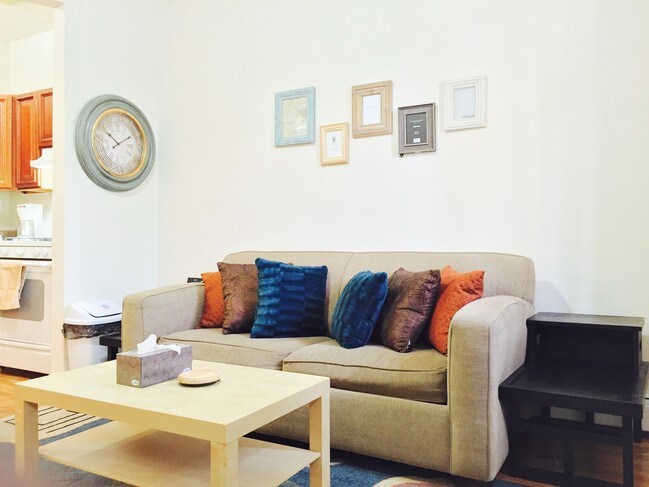 Foto del edificio - 3536 Carlisle Pl