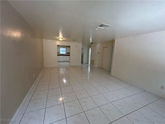 Building Photo - 245 Meadow Rd