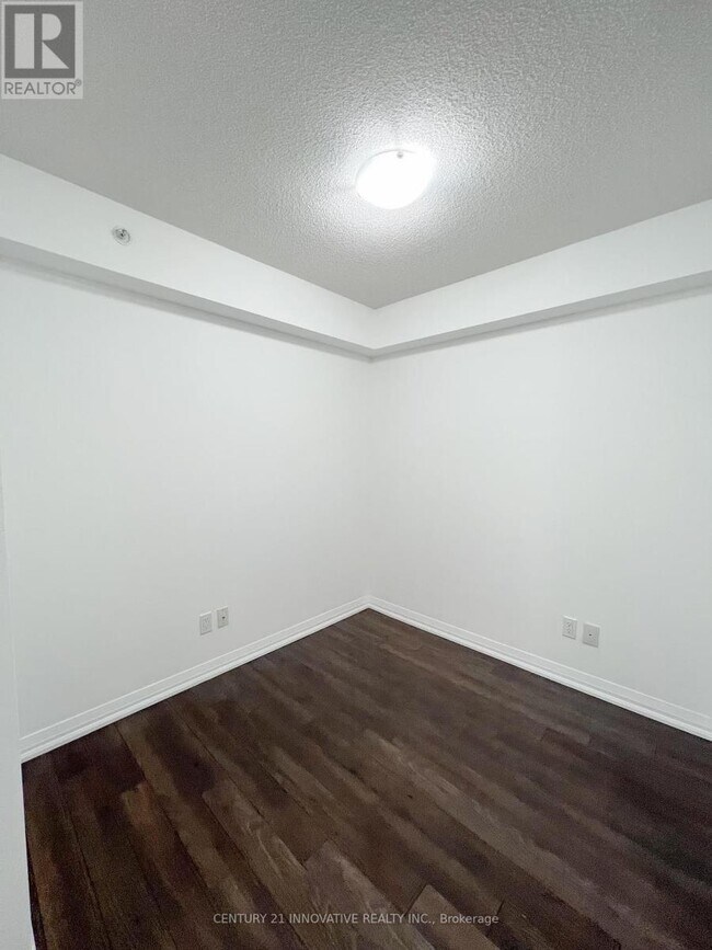 Building Photo - 30-630 Meadowglen Pl