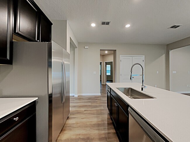 Foto del edificio - 161 Stone Arbor Ln