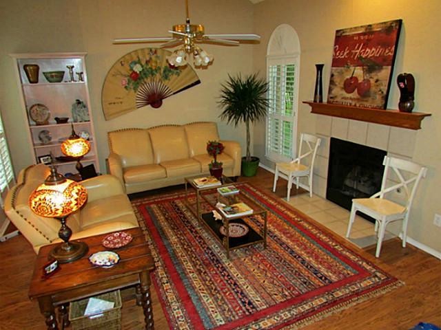 Foto del edificio - 1215 Spring Creek Dr