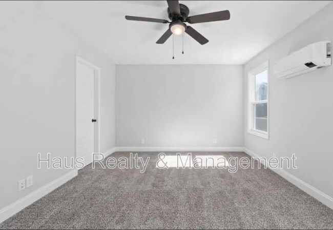 Foto del edificio - 64 W High St