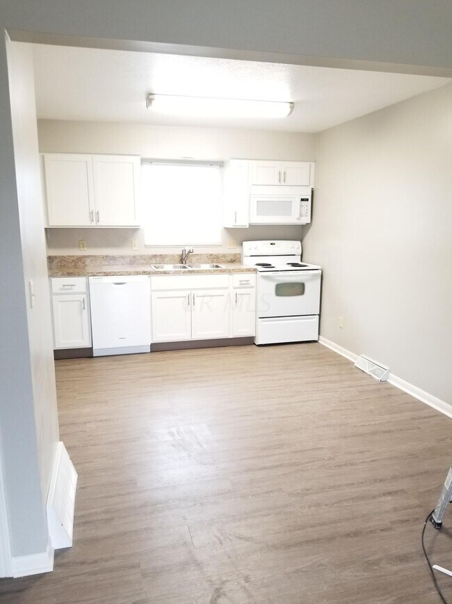 Foto del edificio - 1725 Churchill Downs Rd