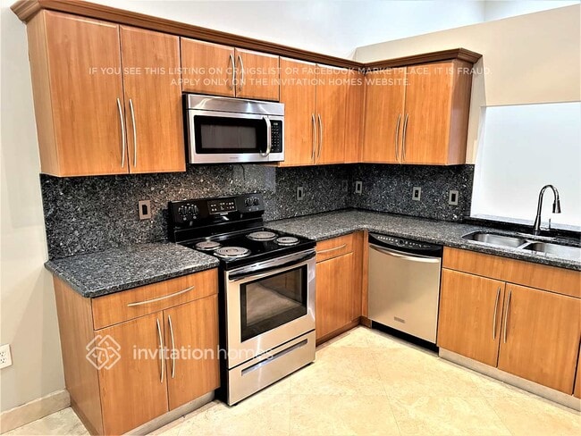 Building Photo - 8165 Madison Lakes Cir S