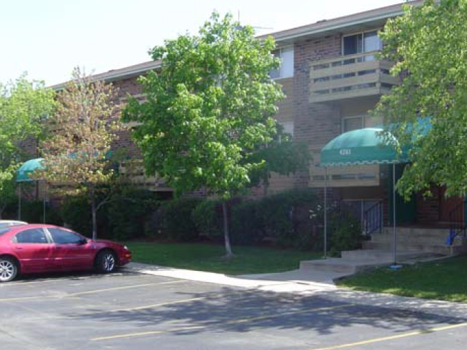 Building Photo - Green Valley Apartments