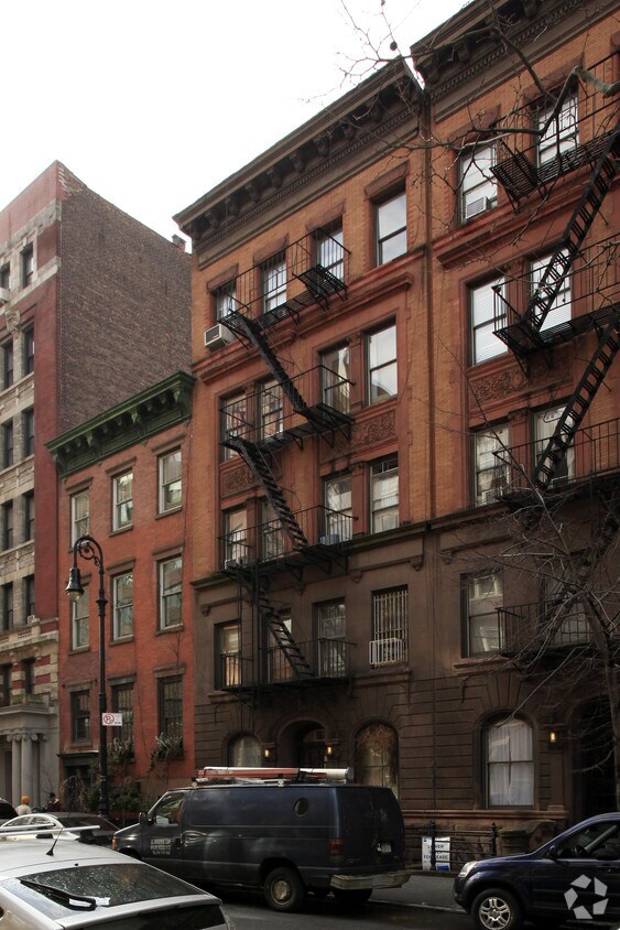 Building Photo - 66 W Tenth St