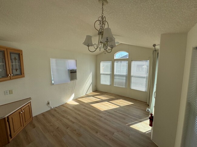 Foto del edificio - Cozy 1 Bedroom, 1 Bath Tiny Home Oasis in ...